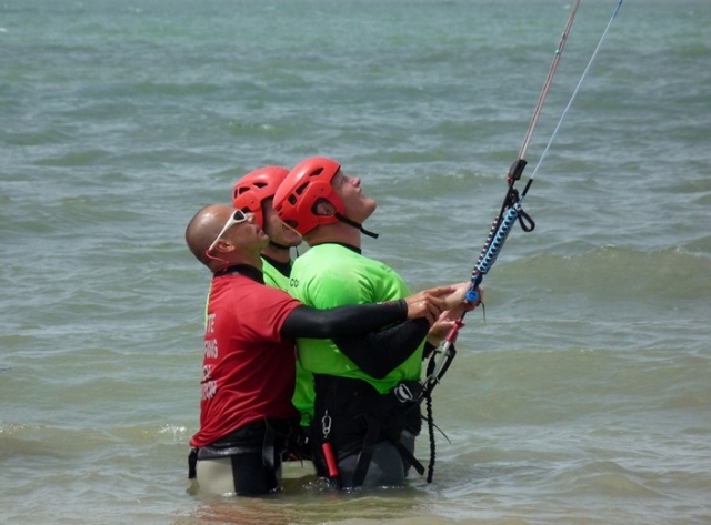 Iniciación al kitesurf con Rivekile 